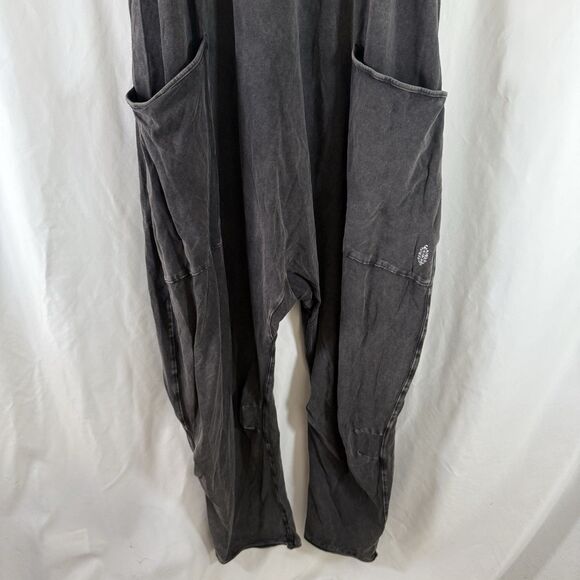 Free People Movement Jumpsuit Women's Medium Grey Sleeveless Zip Pocket Pullover - Picture 3 of 11
